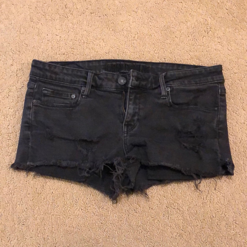 Aritizia Paradise Mine Women’s Black Distressed Ripped Jean Shorts